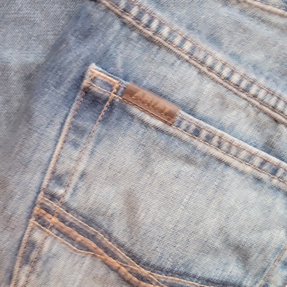 Ariat Legacy Relaxed Boot Cut Men’s Jeans in Washed Blue - Picture 8 of 9